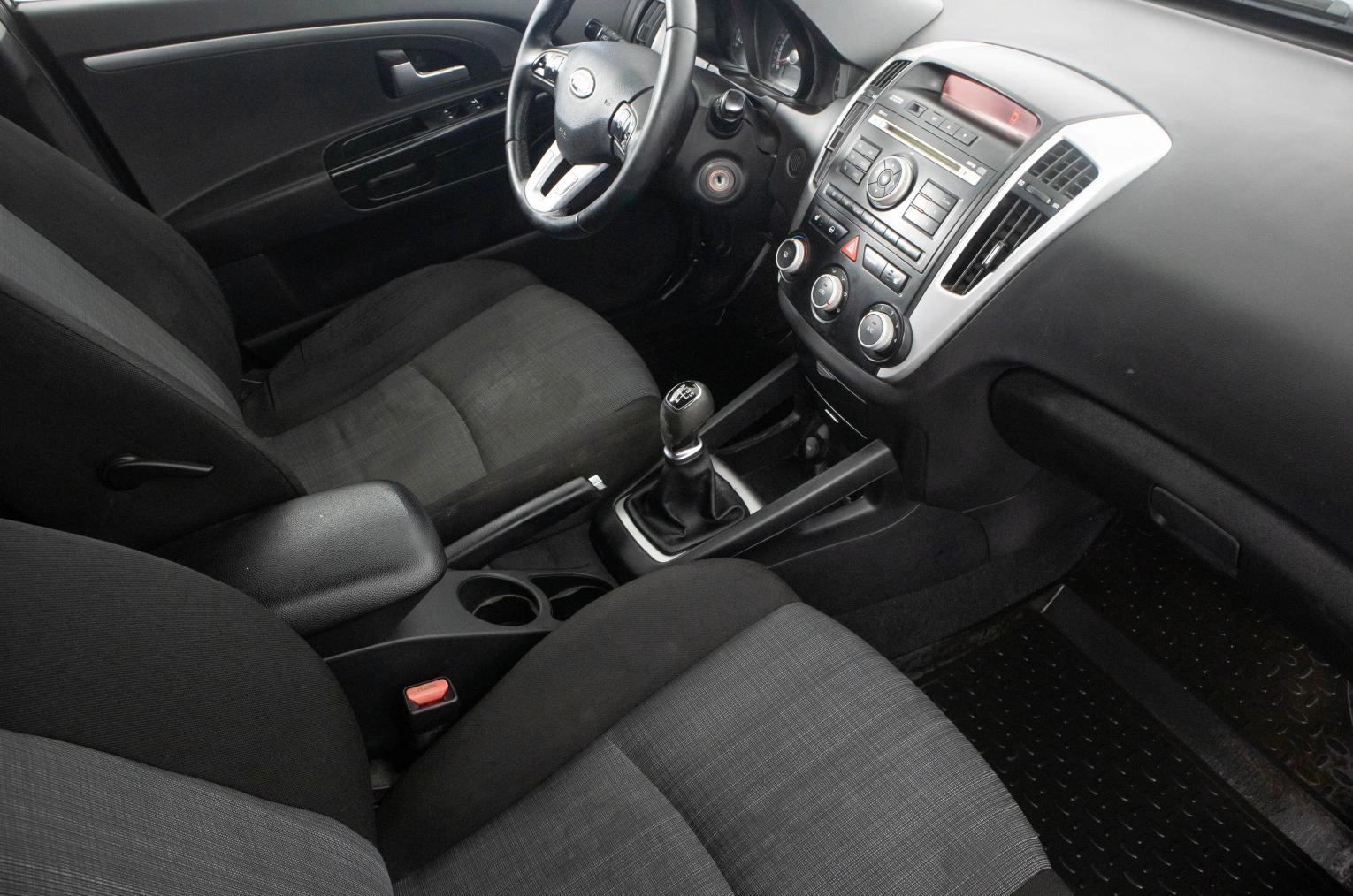 KIA cee'd 11 из 21