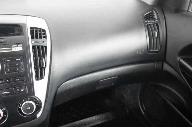 KIA cee'd 14 из 21