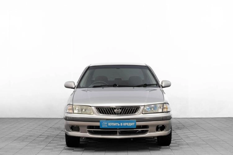 Nissan Sunny 2 из 5