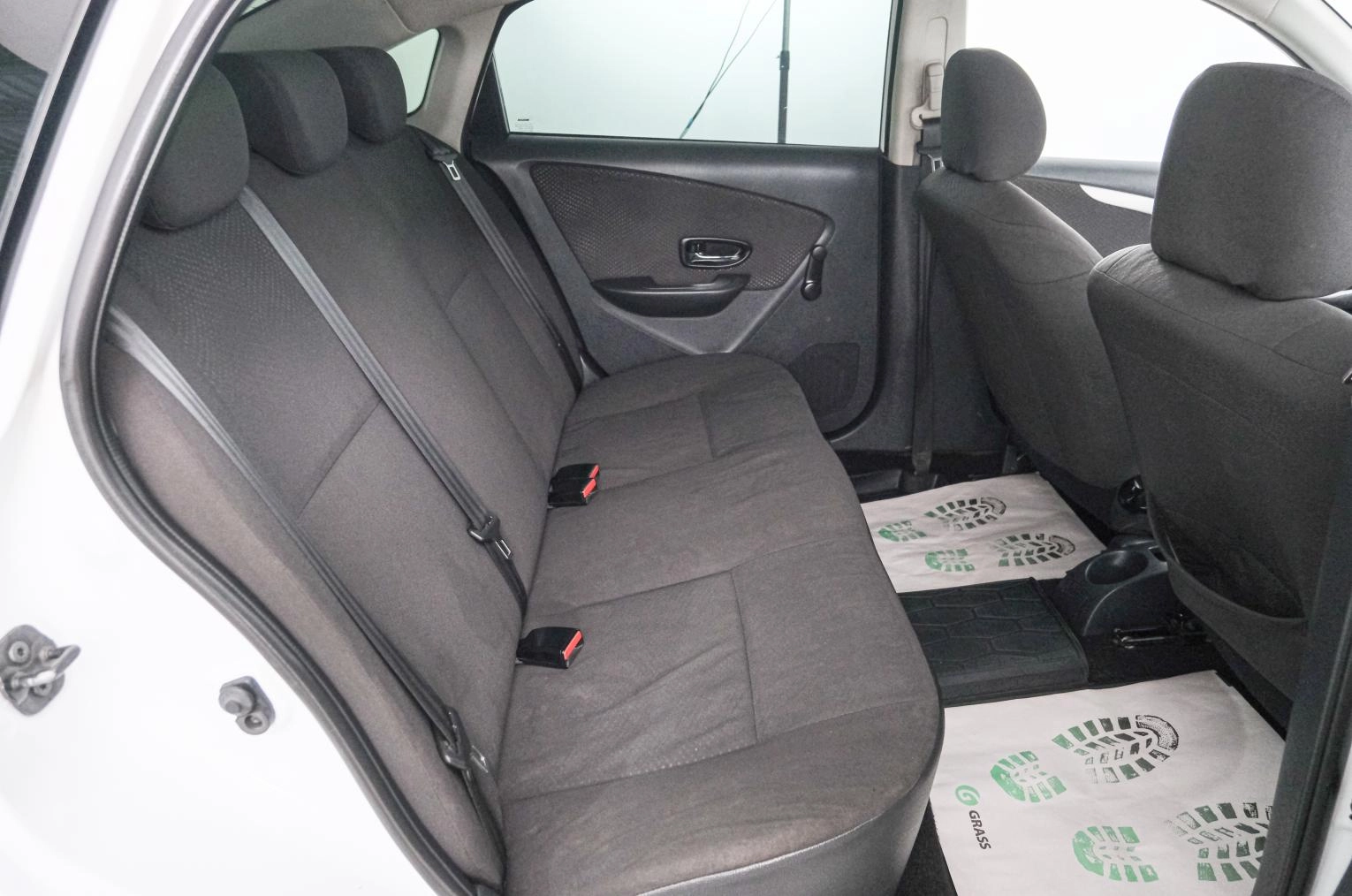 Nissan Almera 17 из 19