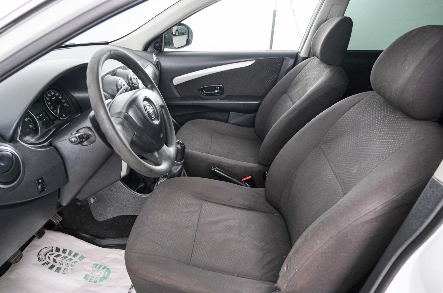 Nissan Almera 7 из 19