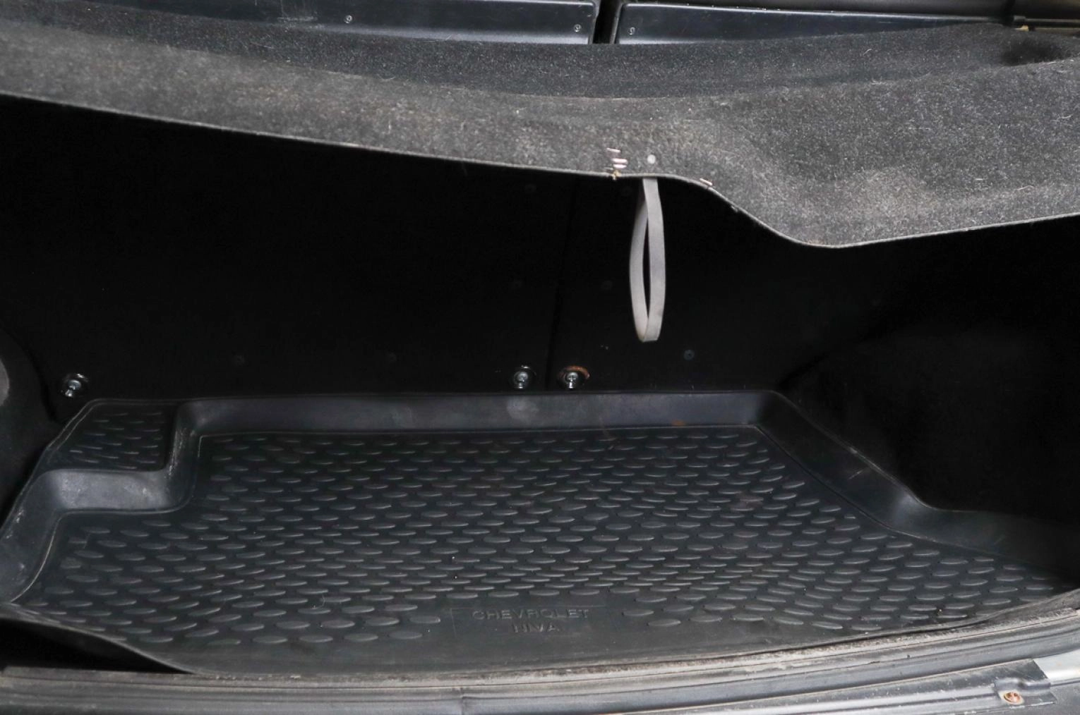 Chevrolet Niva 18 из 18