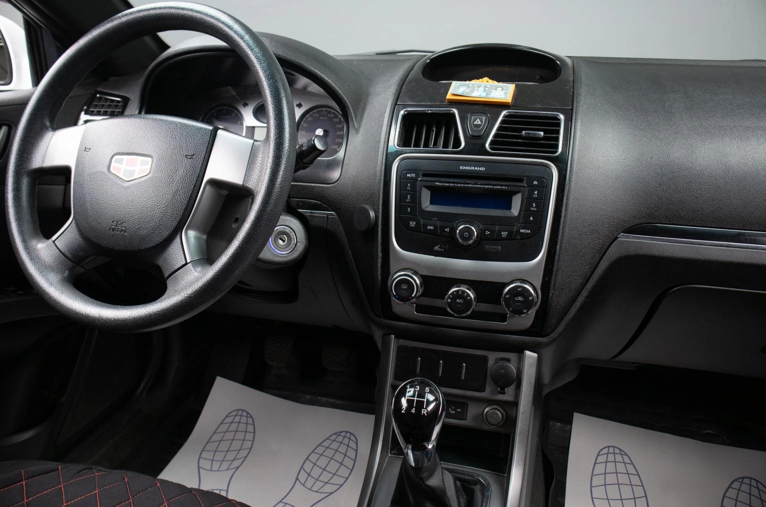 Geely Emgrand EC7 8 из 16