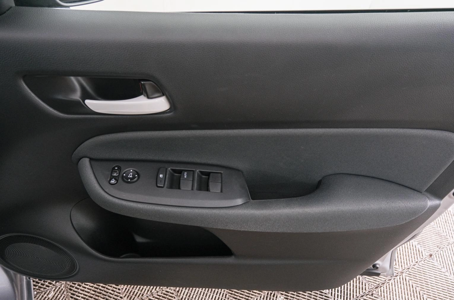 Honda Fit 18 из 21