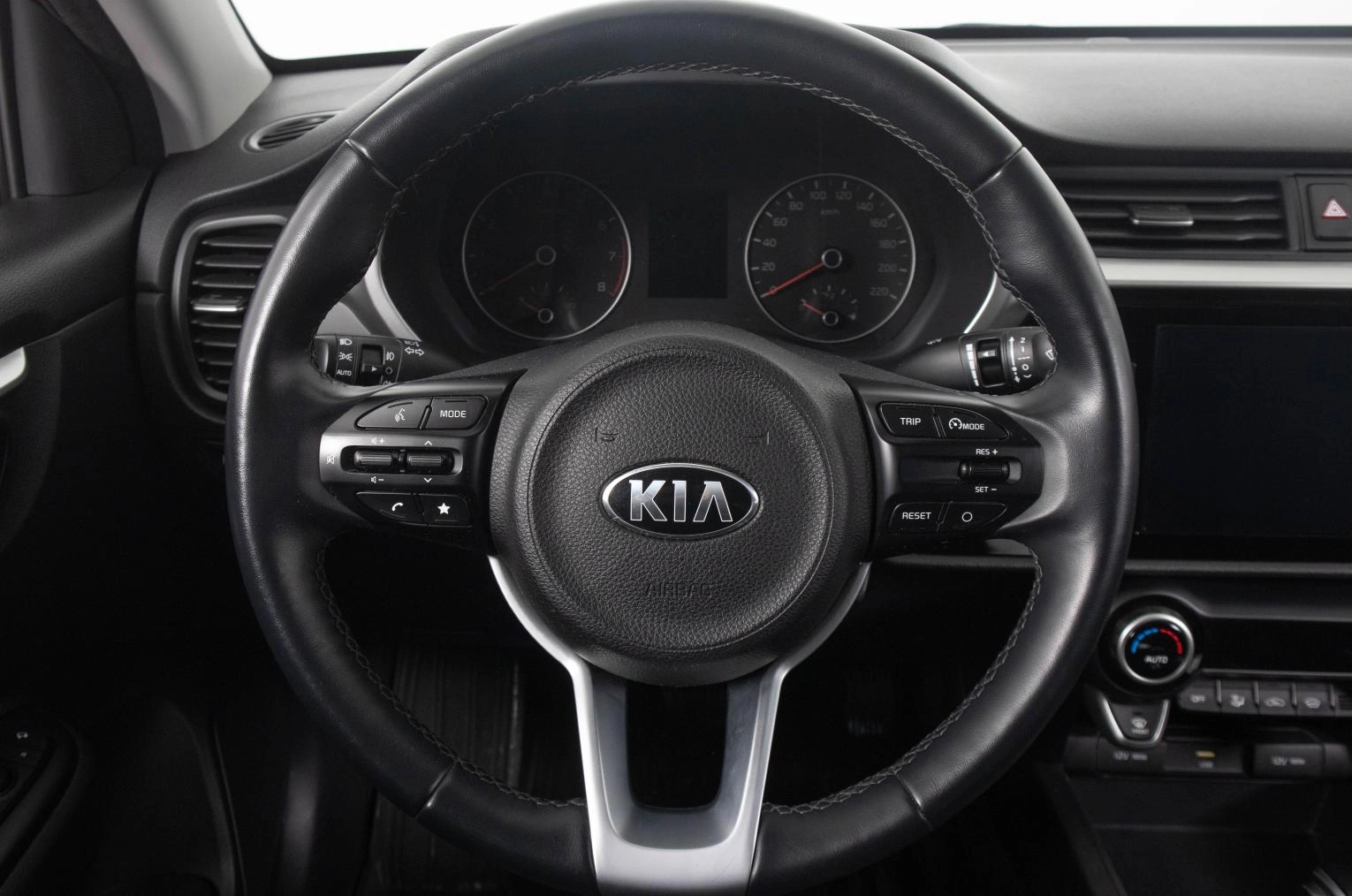 KIA Rio 15 из 23