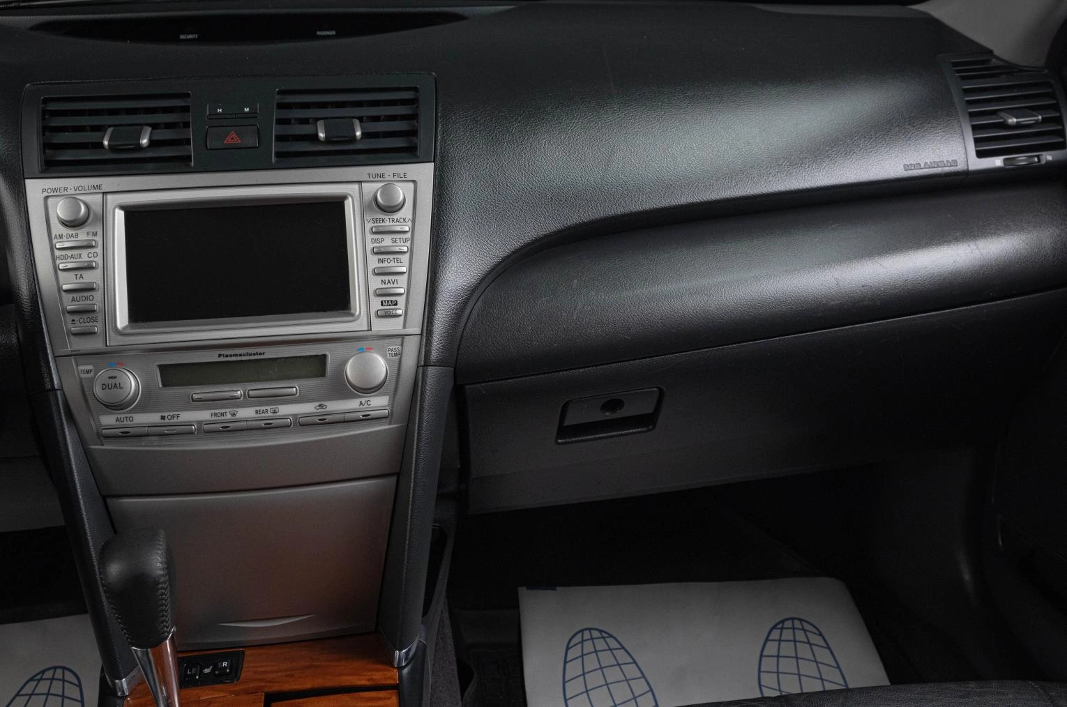 Toyota Camry 15 из 19