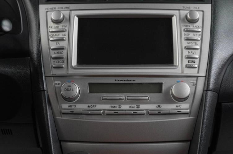 Toyota Camry 13 из 19