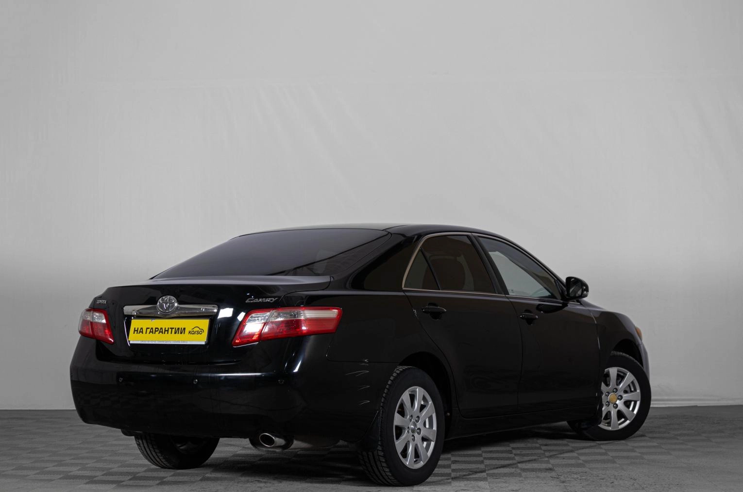 Toyota Camry 4 из 19