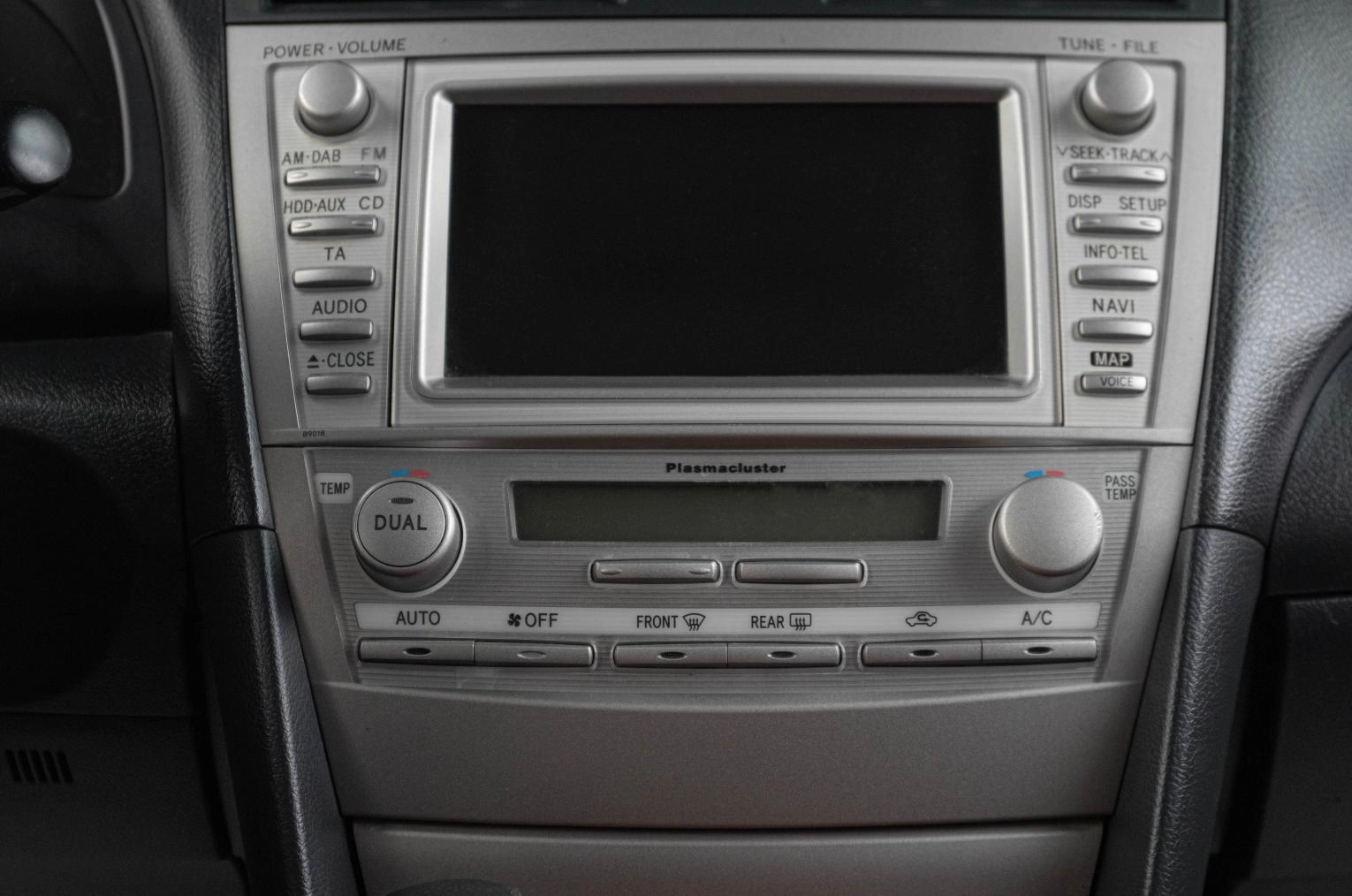 Toyota Camry 13 из 19