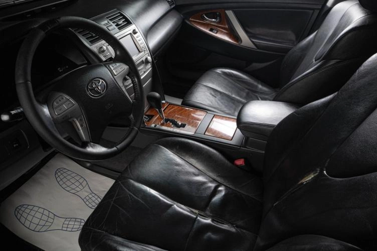 Toyota Camry 8 из 19