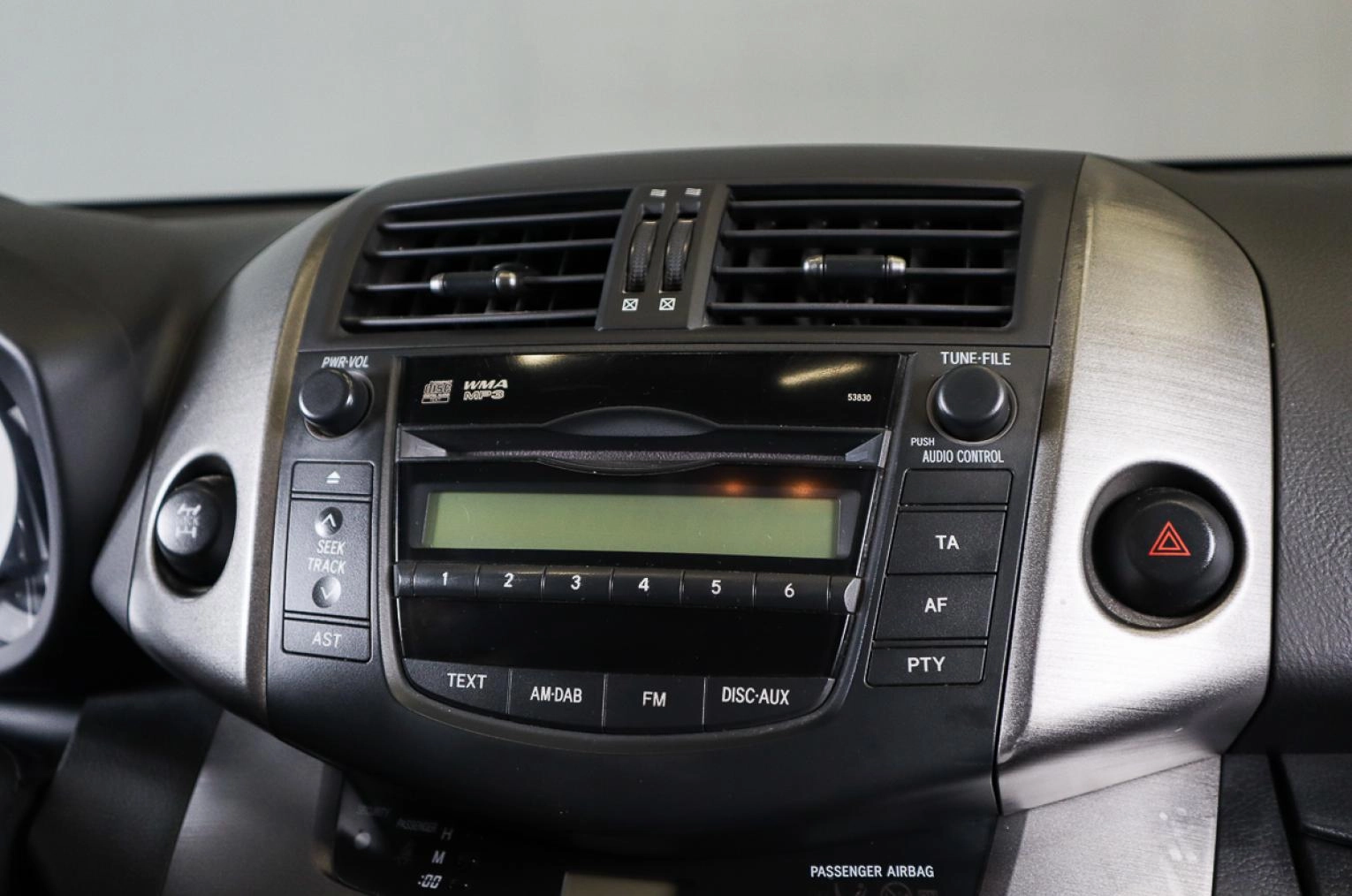 Toyota RAV4 13 из 19