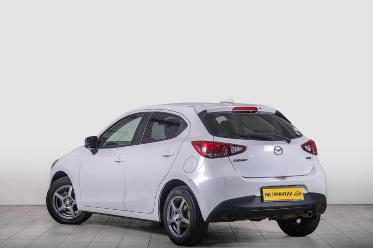 Mazda Demio 5 из 6