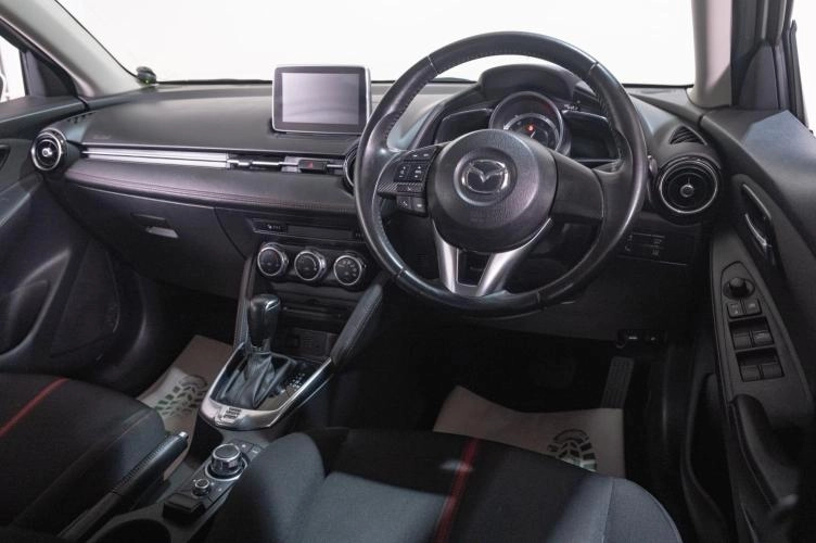 Mazda Demio 8 из 22