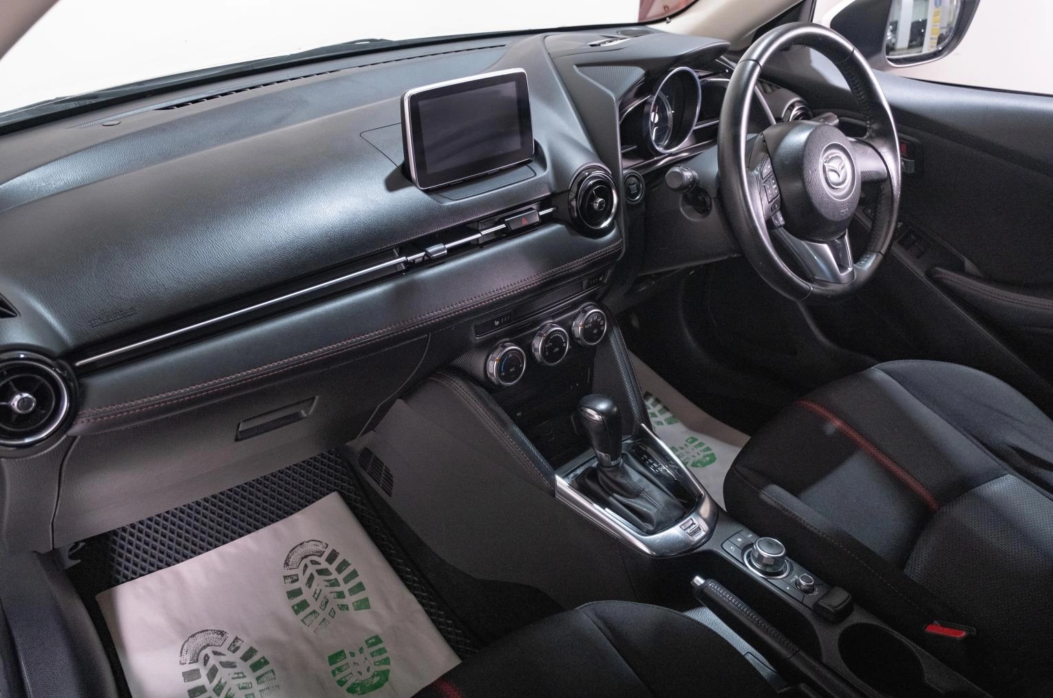 Mazda Demio 11 из 22