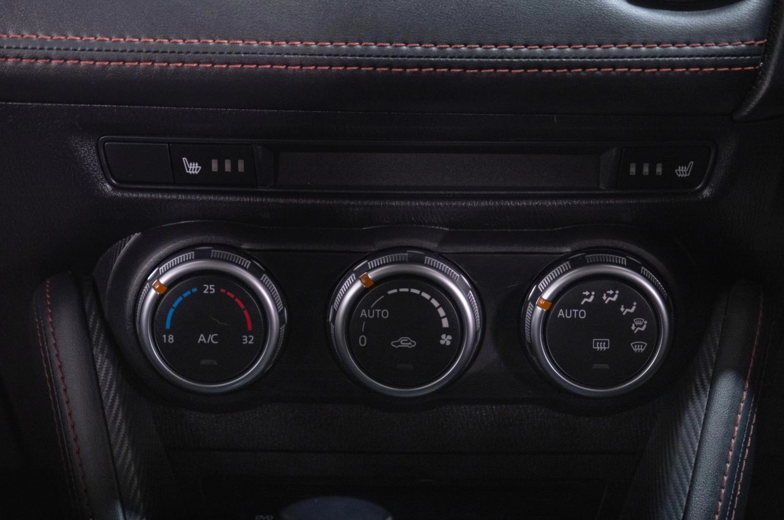 Mazda Demio 17 из 22