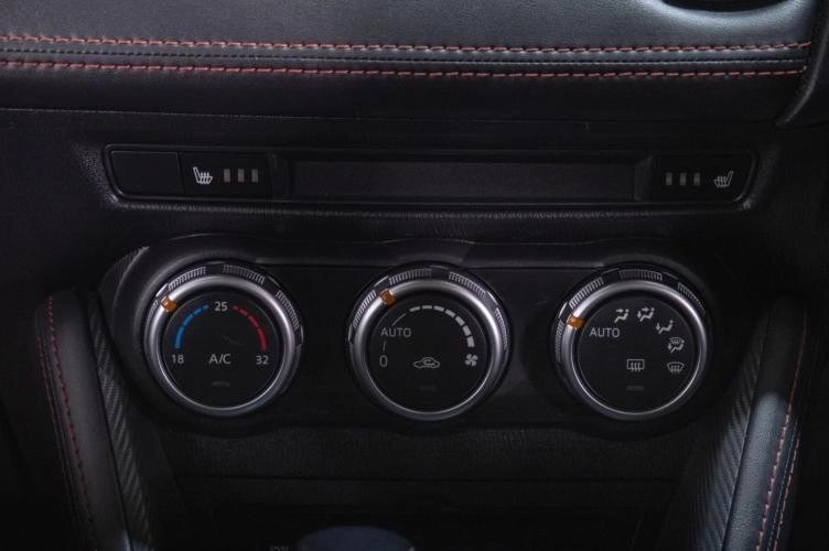 Mazda Demio 17 из 22