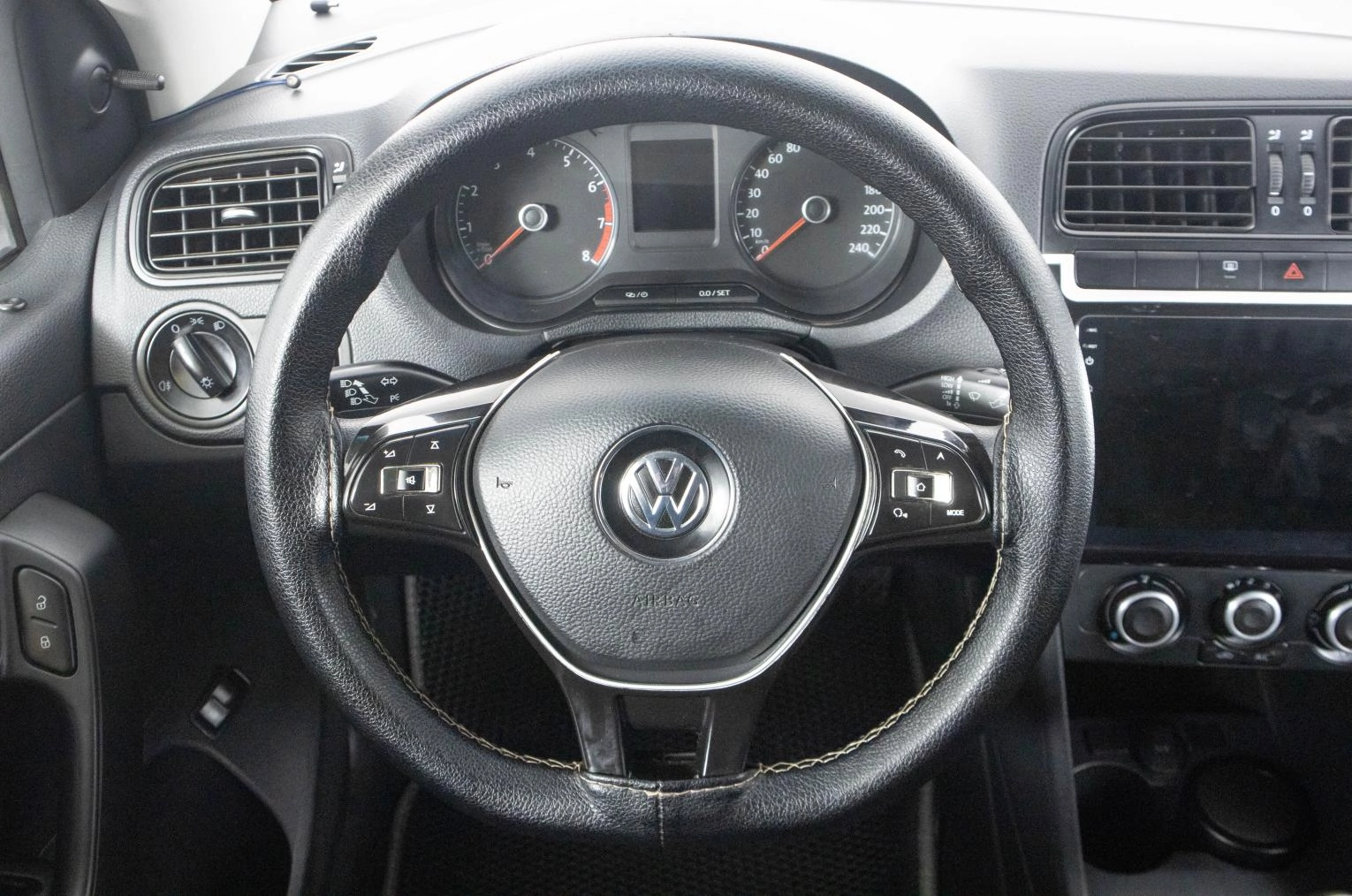 Volkswagen Polo 19 из 22
