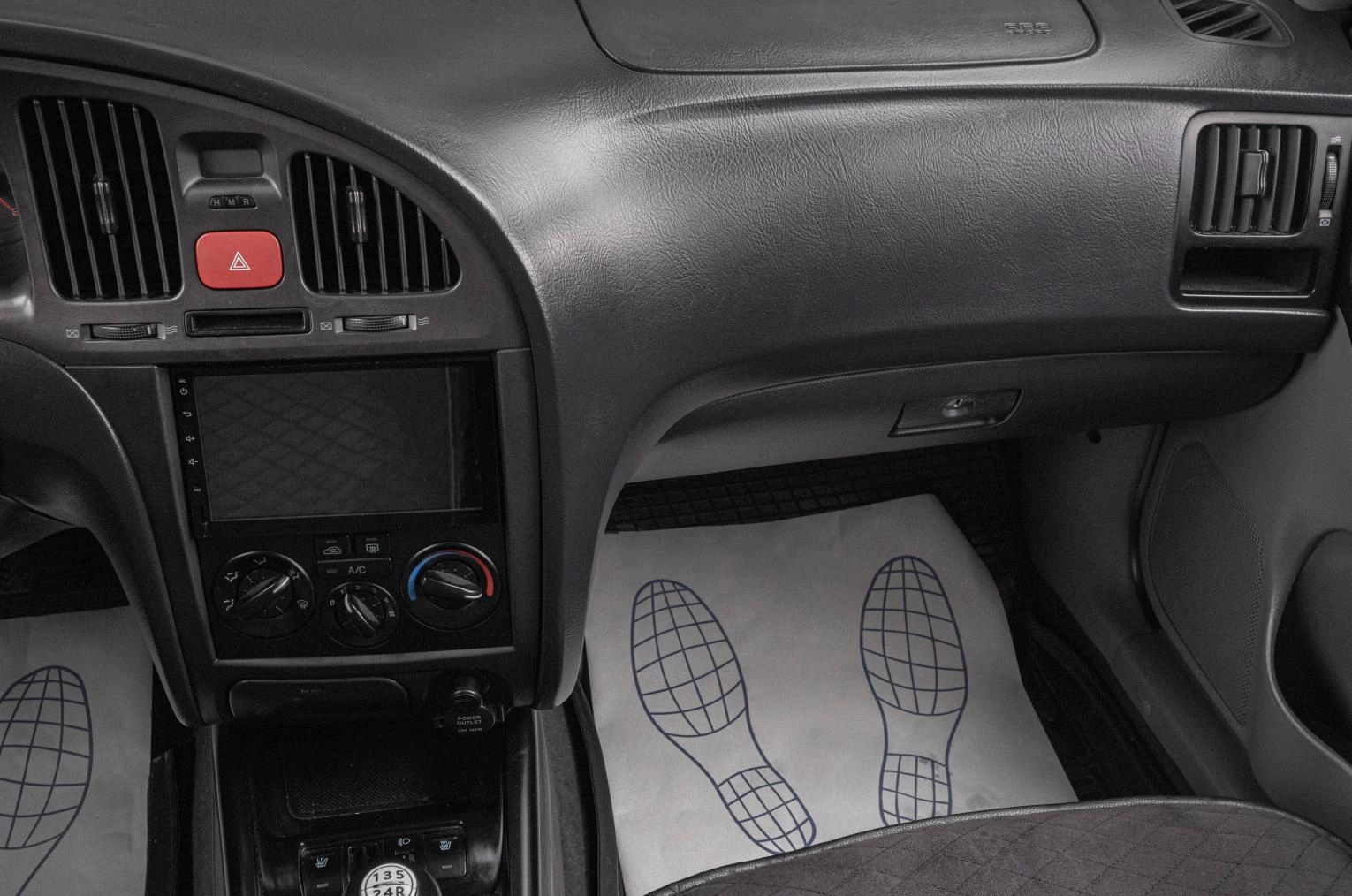 Hyundai Elantra 13 из 17