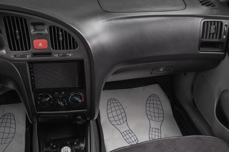 Hyundai Elantra 13 из 17