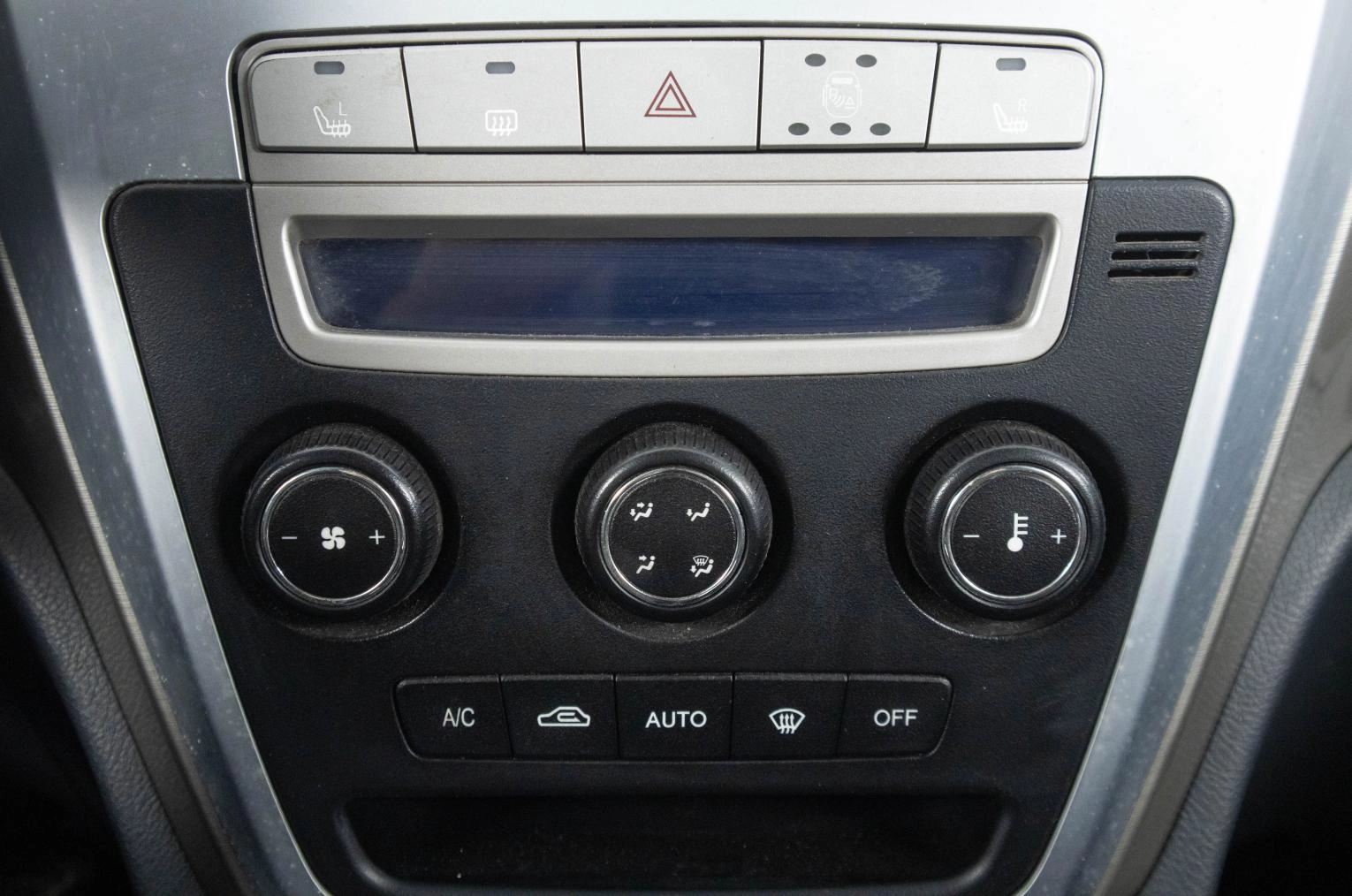 Geely Emgrand X7 17 из 22