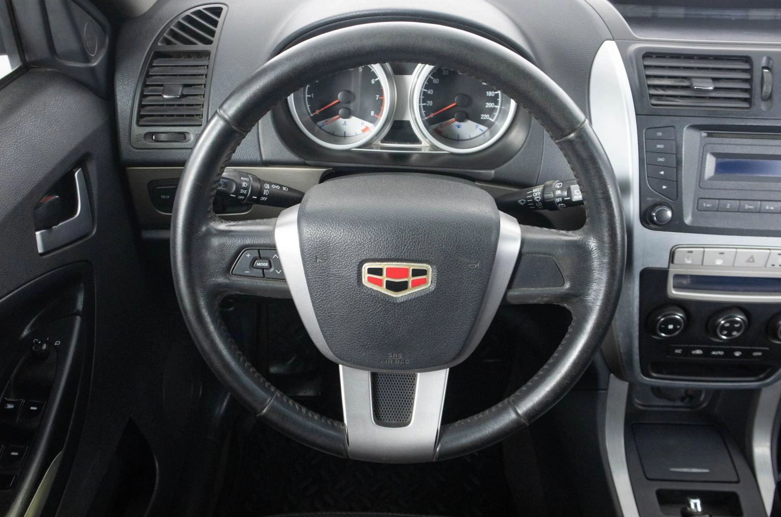 Geely Emgrand X7 19 из 22