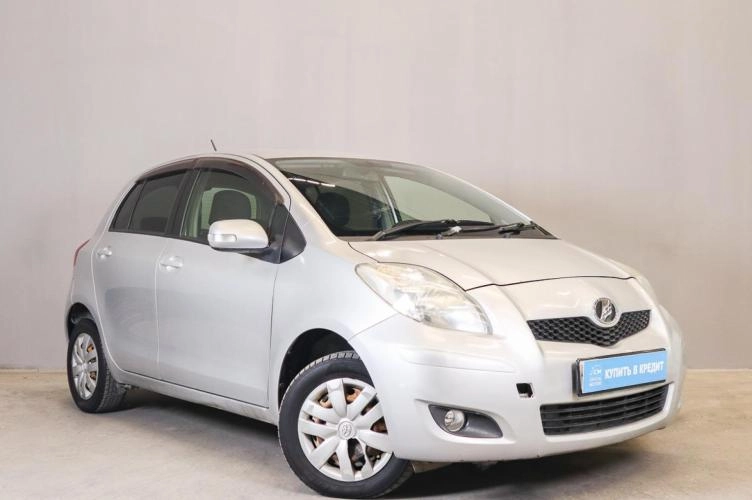 Toyota Vitz 1 из 5