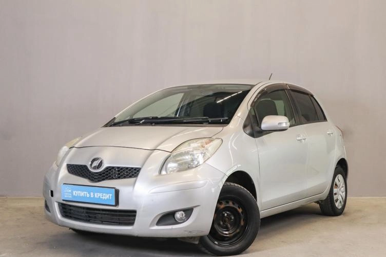 Toyota Vitz 3 из 5