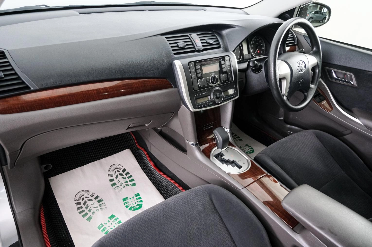 Toyota Premio 12 из 21