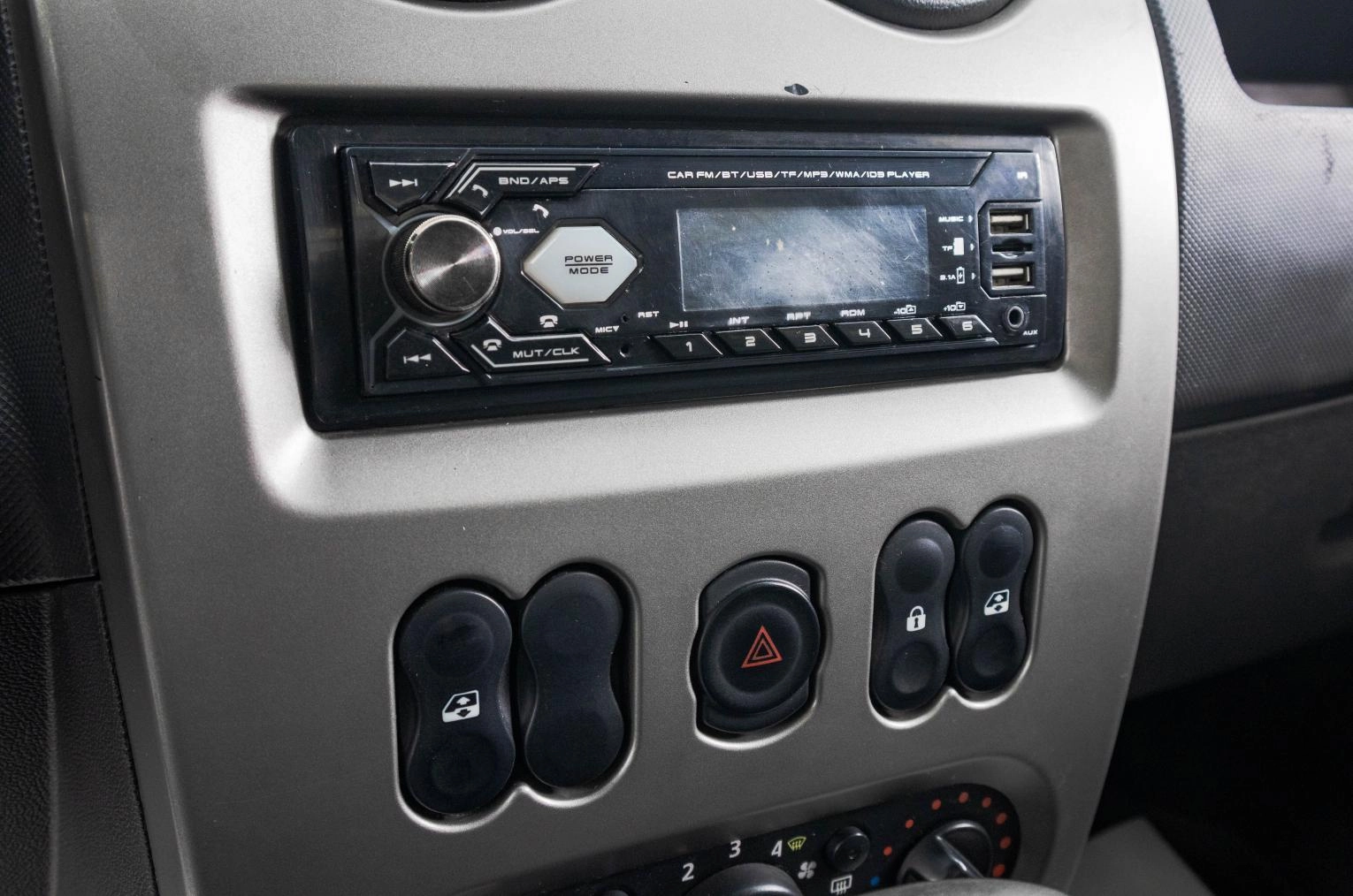 Renault Logan 16 из 23