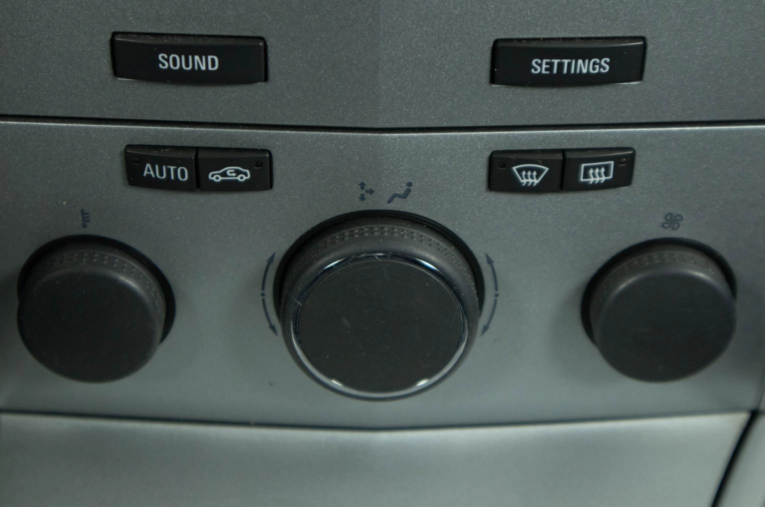 Opel Astra GTC 18 из 21