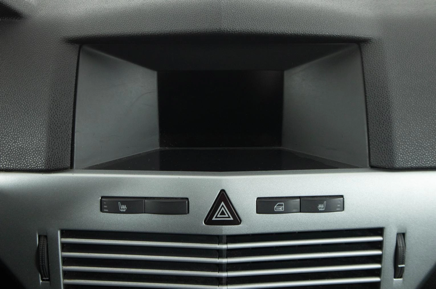 Opel Astra GTC 16 из 21