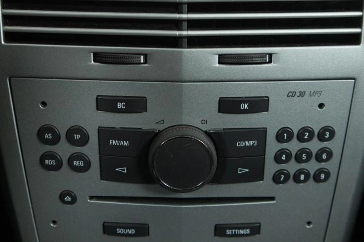 Opel Astra GTC 17 из 21