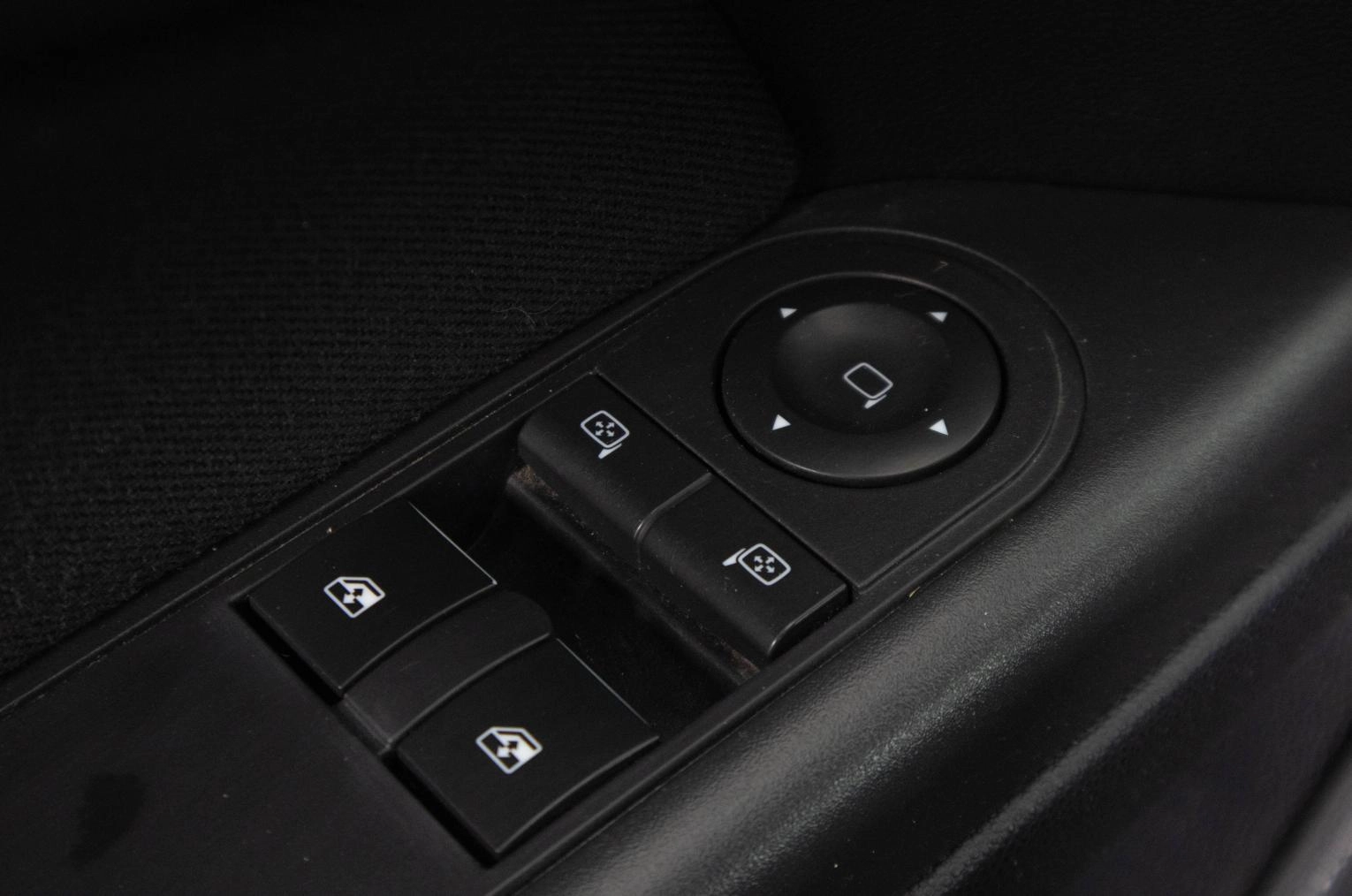 Opel Astra GTC 21 из 21