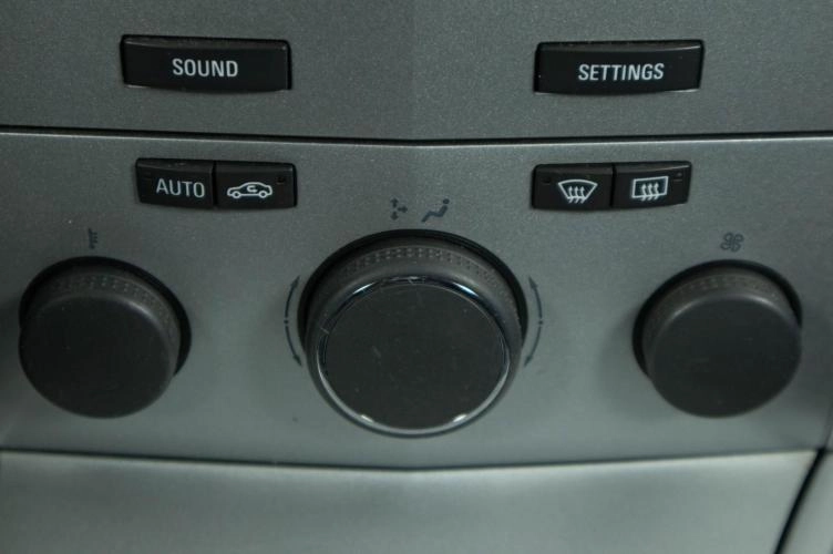 Opel Astra GTC 18 из 21