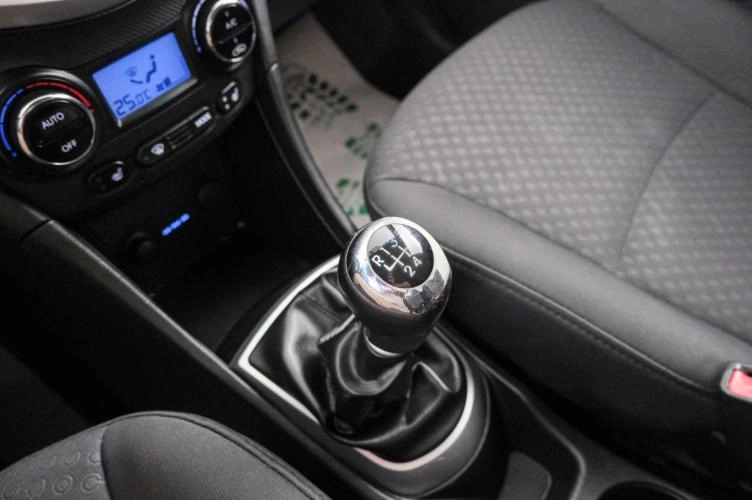 Hyundai Solaris 16 из 21