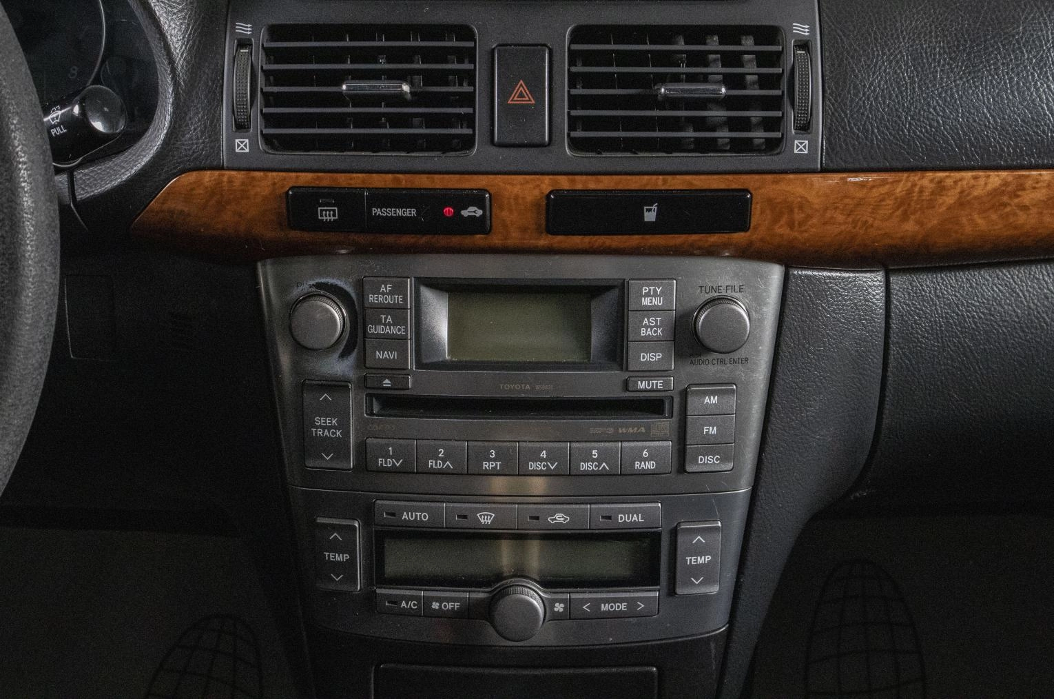 Toyota Avensis 13 из 17