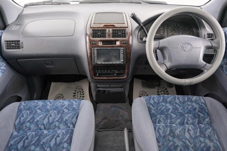 Toyota Ipsum 10 из 20
