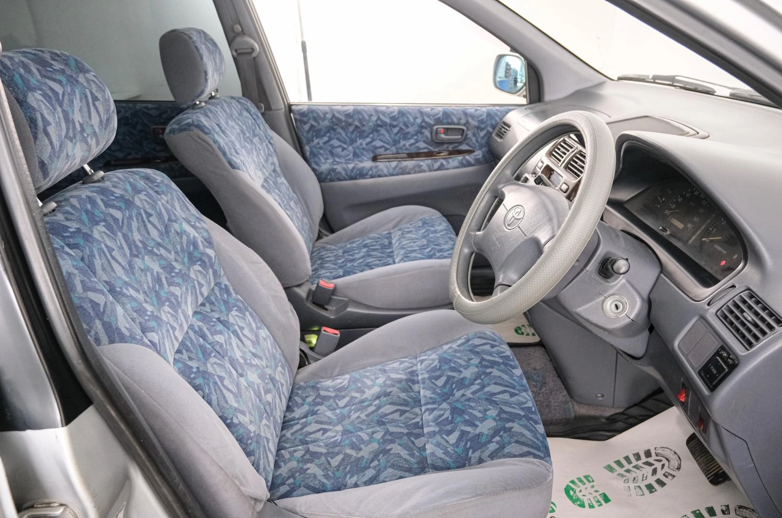 Toyota Ipsum 7 из 20