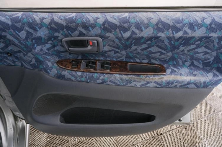 Toyota Ipsum 17 из 20