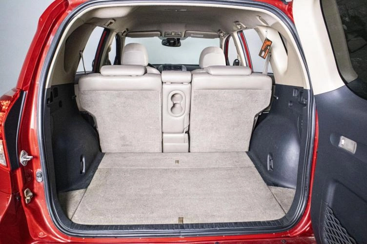 Toyota RAV4 19 из 19