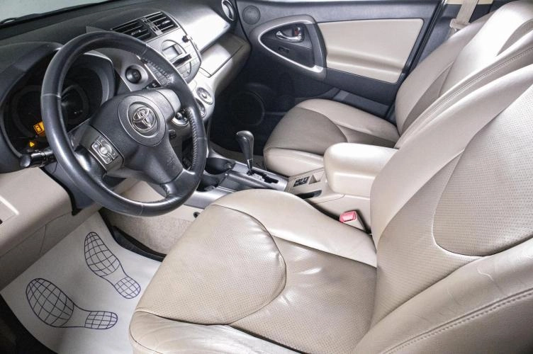 Toyota RAV4 9 из 19