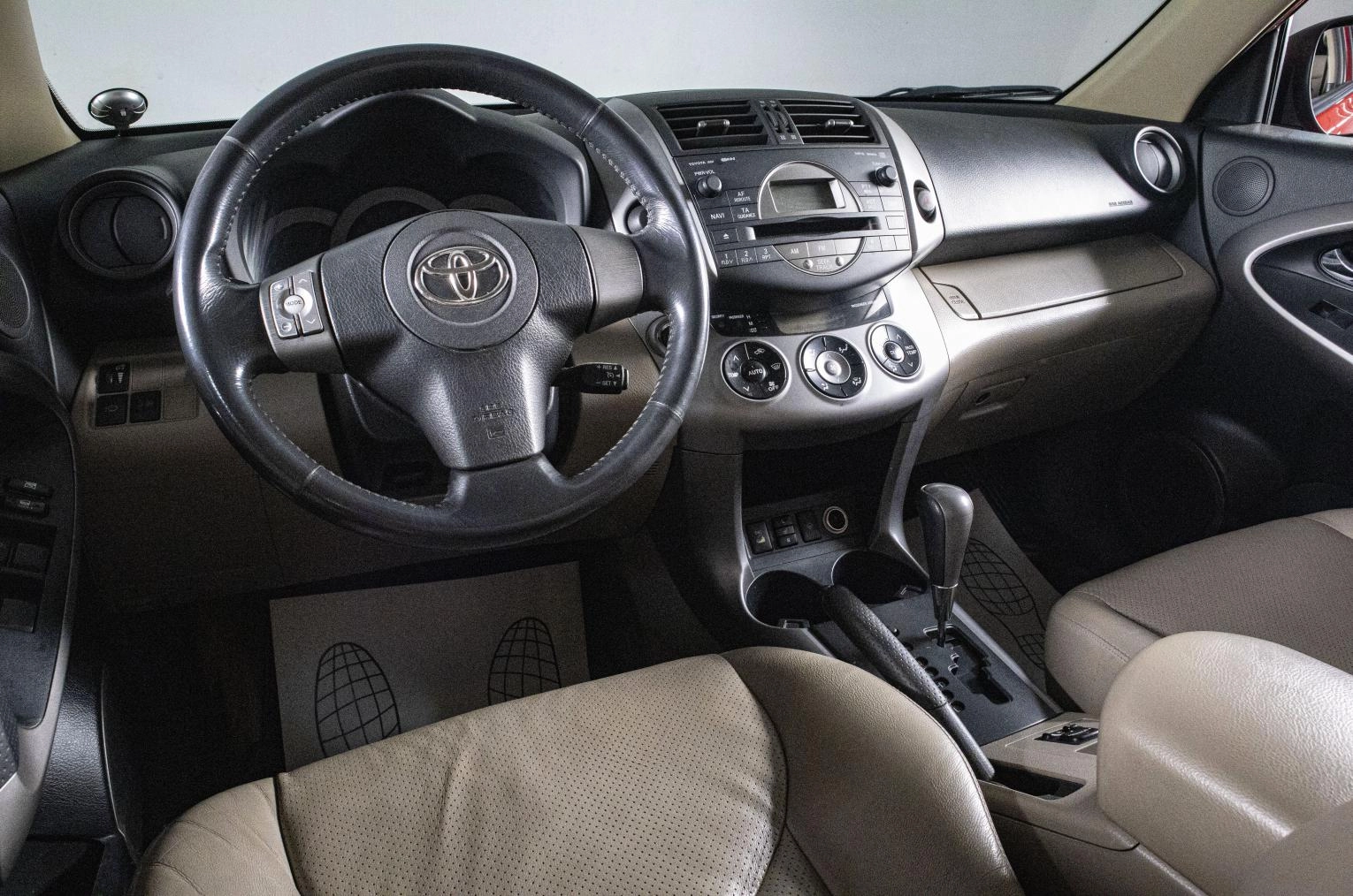 Toyota RAV4 13 из 19