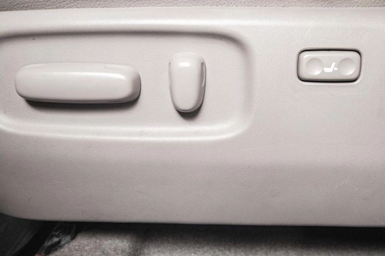 Toyota RAV4 8 из 19