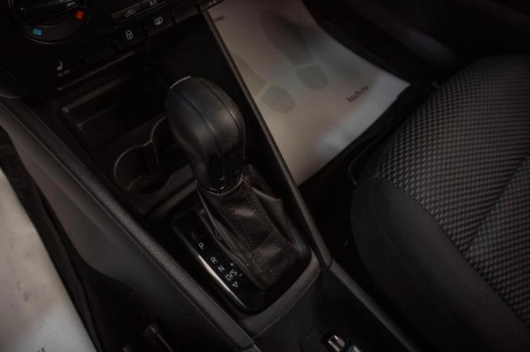 Volkswagen Polo 13 из 16