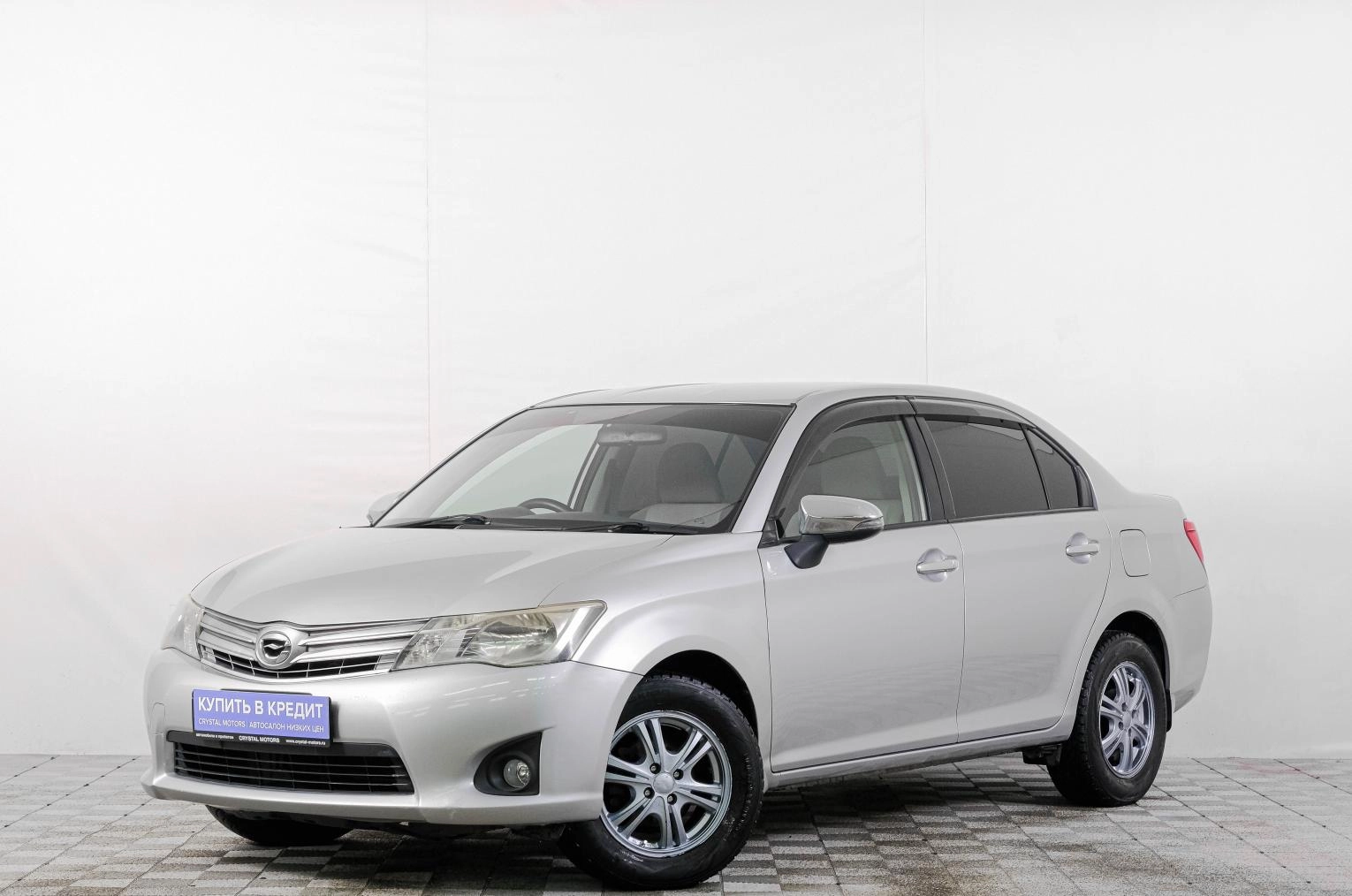 Toyota Corolla Axio 3 из 21