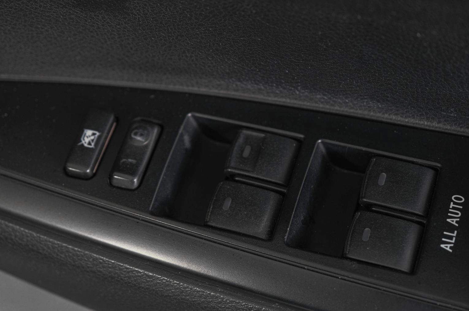 Toyota Corolla Axio 20 из 21