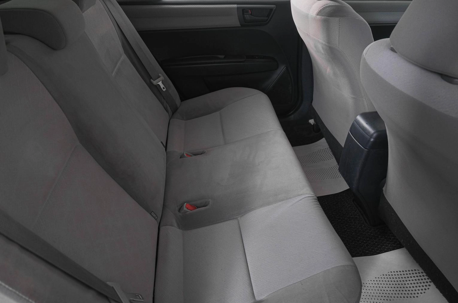 Toyota Corolla Axio 10 из 21