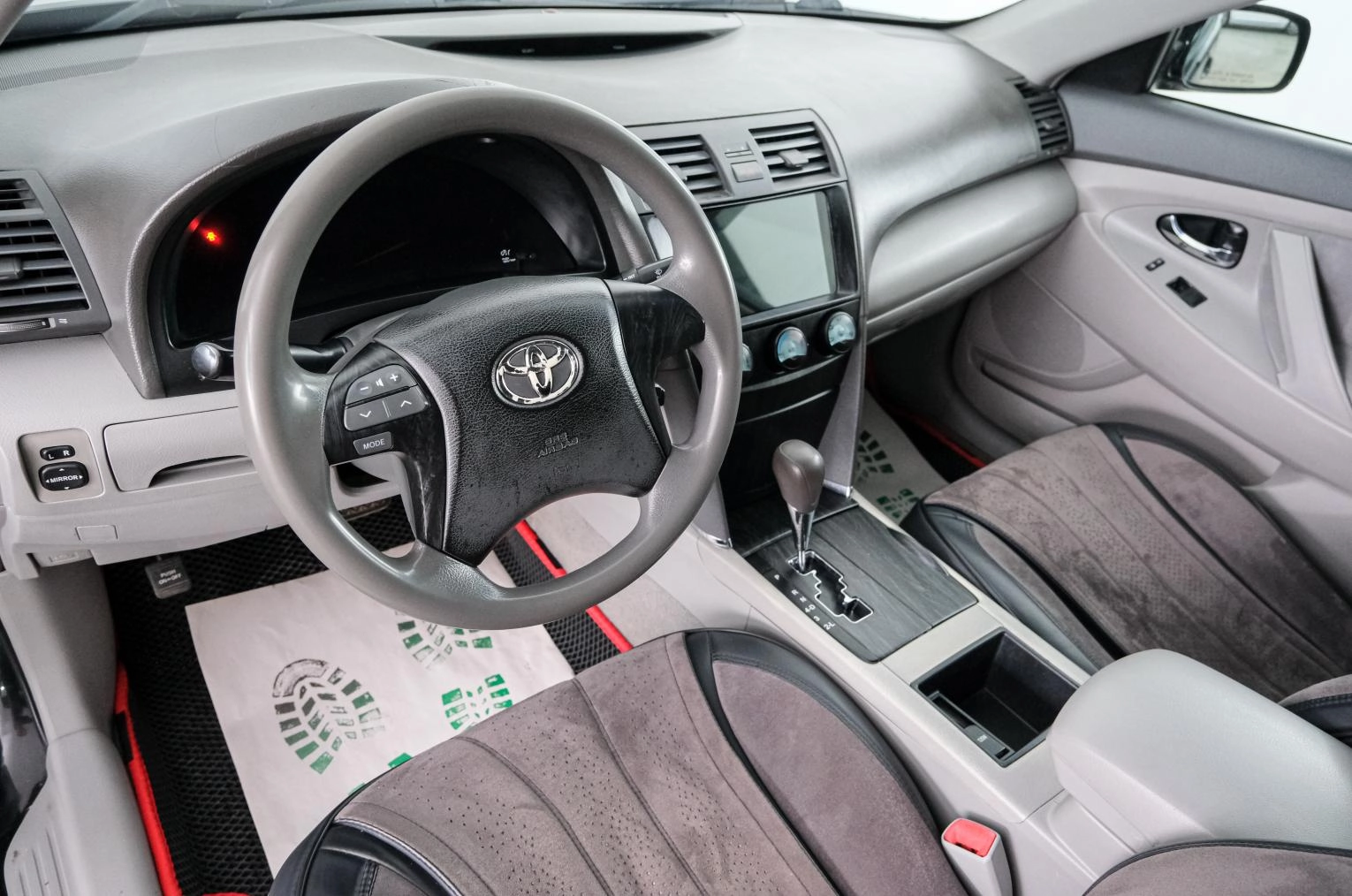 Toyota Camry 8 из 20