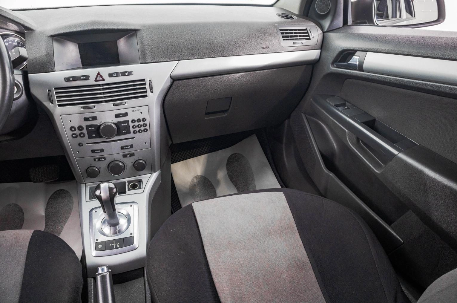 Opel Astra 22 из 26