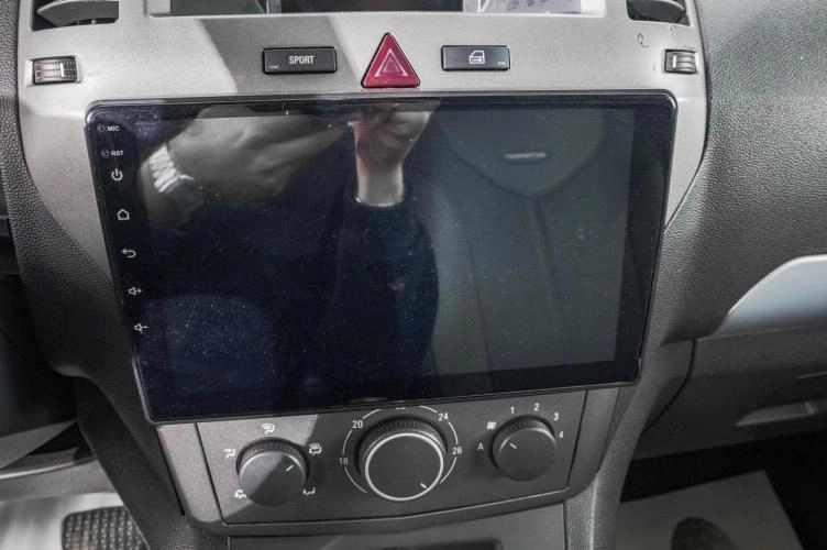 Opel Zafira 18 из 24